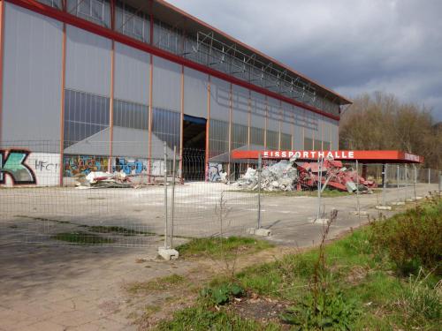 Rückbau der alten Eissporthalle