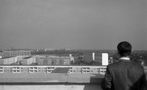 Blick vom Block 10 Richtung Halle