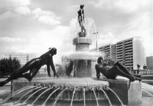 Anischtskarte: Frauenbrunnen
