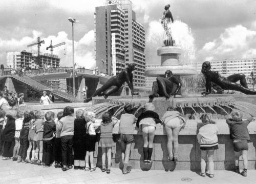 Ansichtskarte: Frauenbrunnen