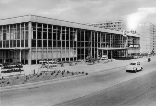 Ansichtskarte: Nördliches Gebäude des Tunnelbahnhofes