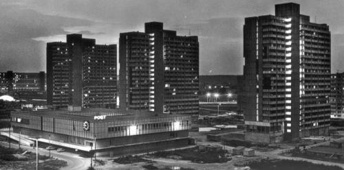 Ansichtskarte: Stadtzentrum bei Nacht
