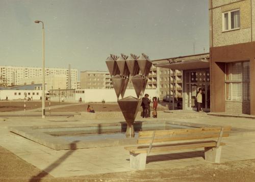 Blick auf das Bauarbeiterzentrum