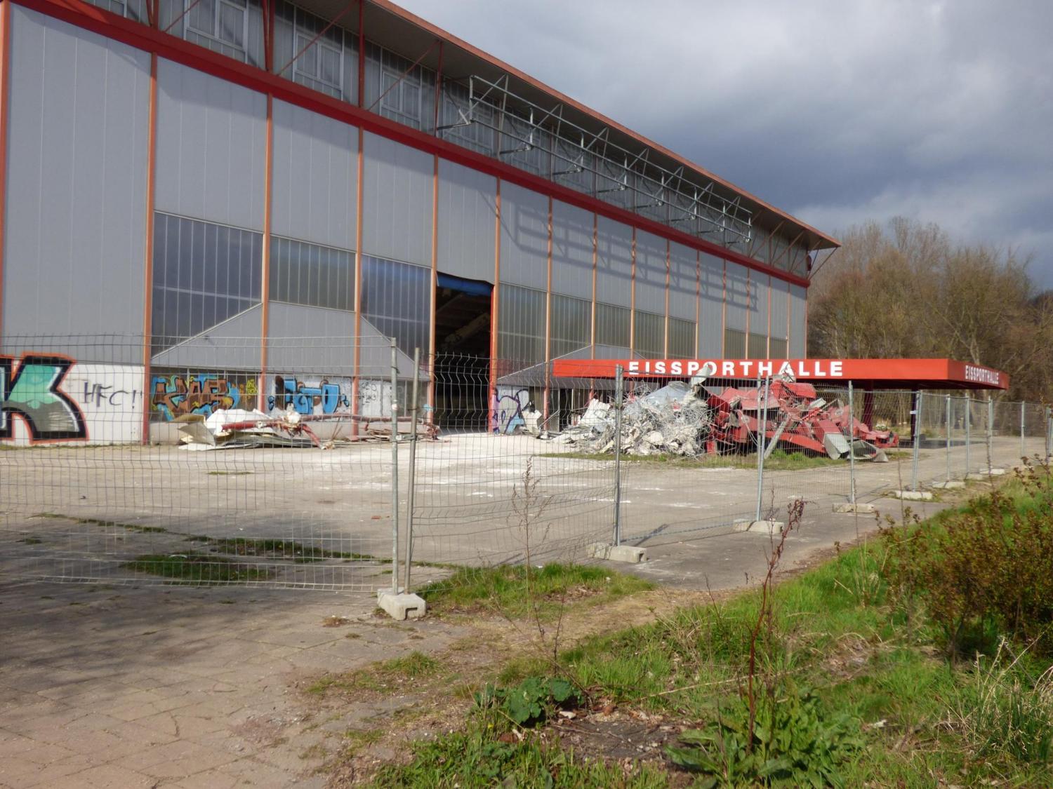Rückbau der alten Eissporthalle
