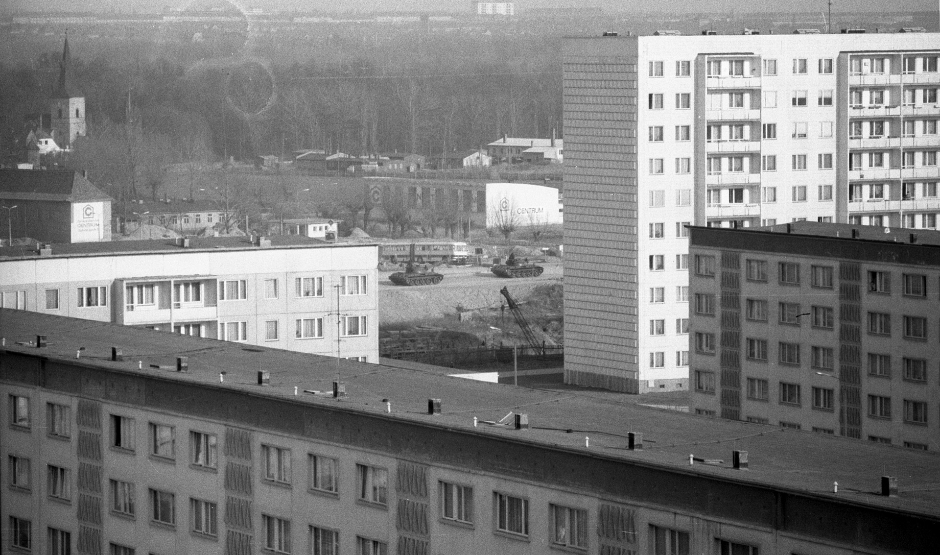Panzer auf der Zscherbener Str.