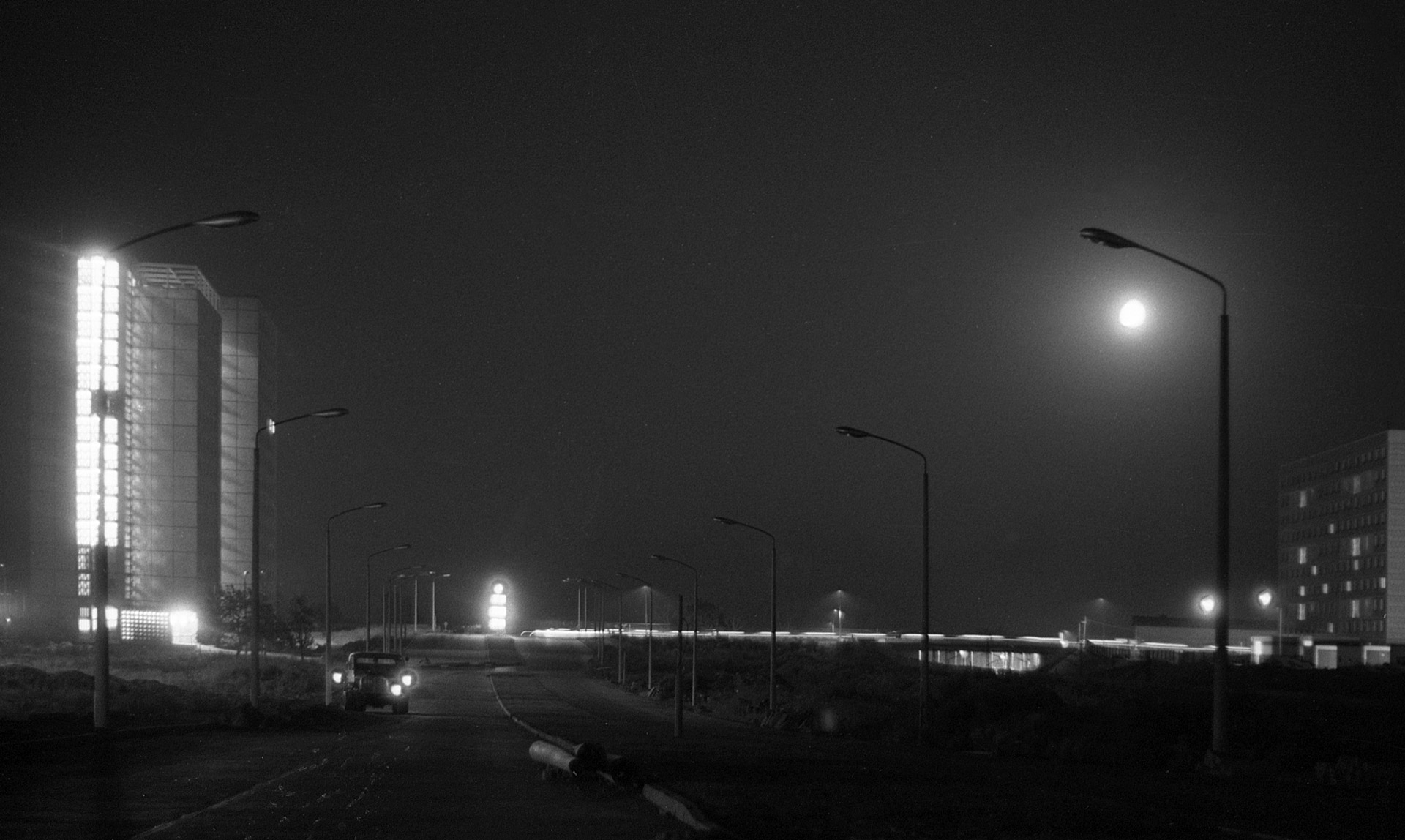 Brücke nachts Zollrain/Zscherbener Str.