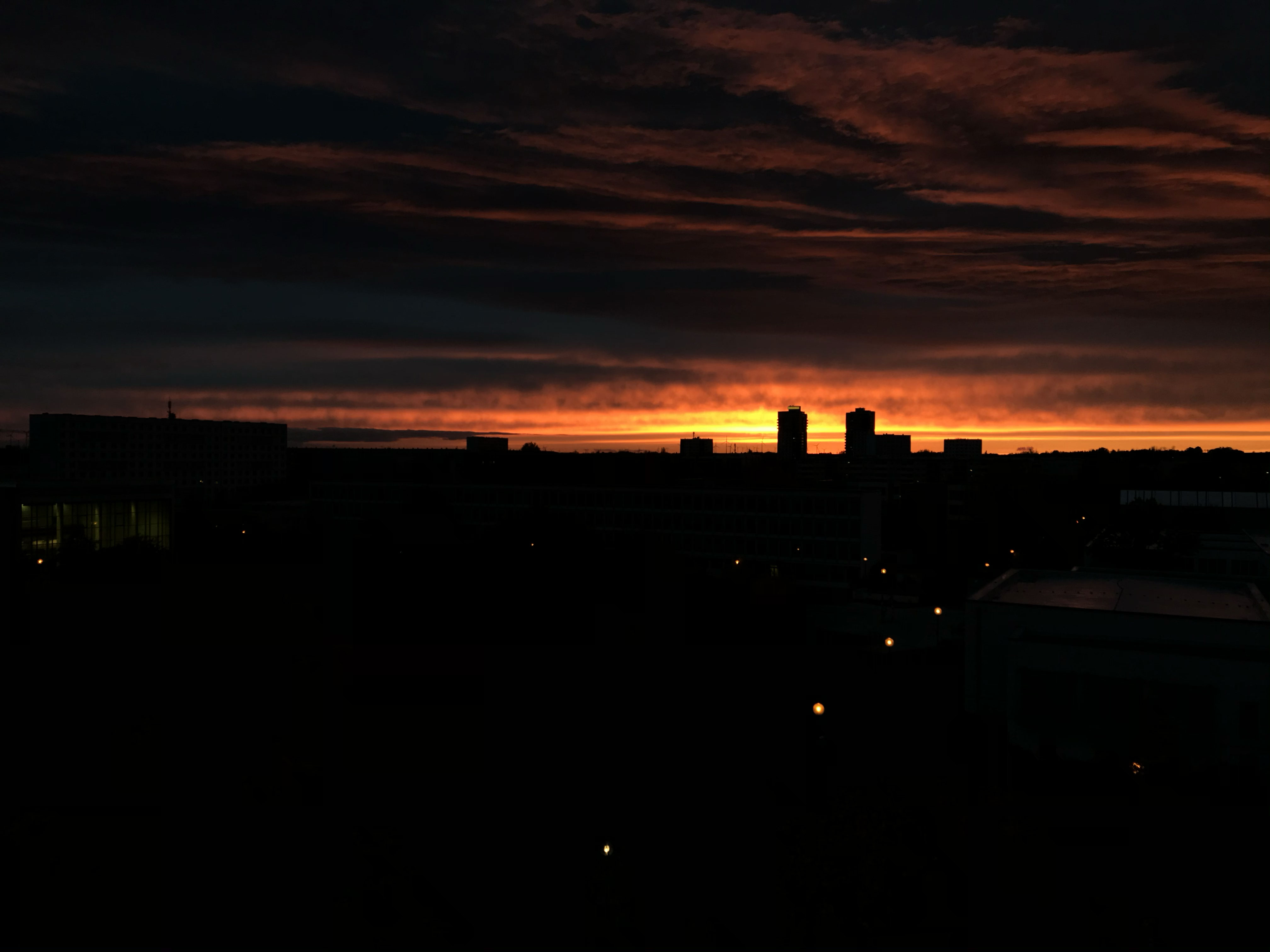 skyline in der Dämmerung