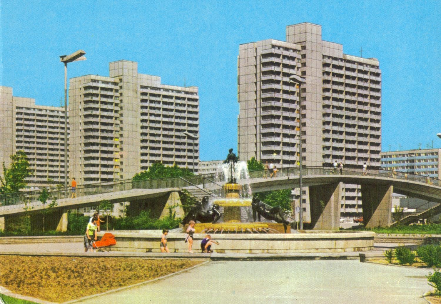 Ansichtskarte: Frauenbrunnen mit den Scheiben C, D und E